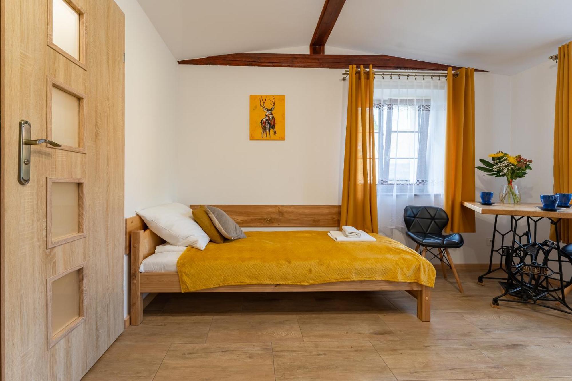 Dom Krawca - Pod Chojnikiem Apartment Jelenia Gora Ngoại thất bức ảnh