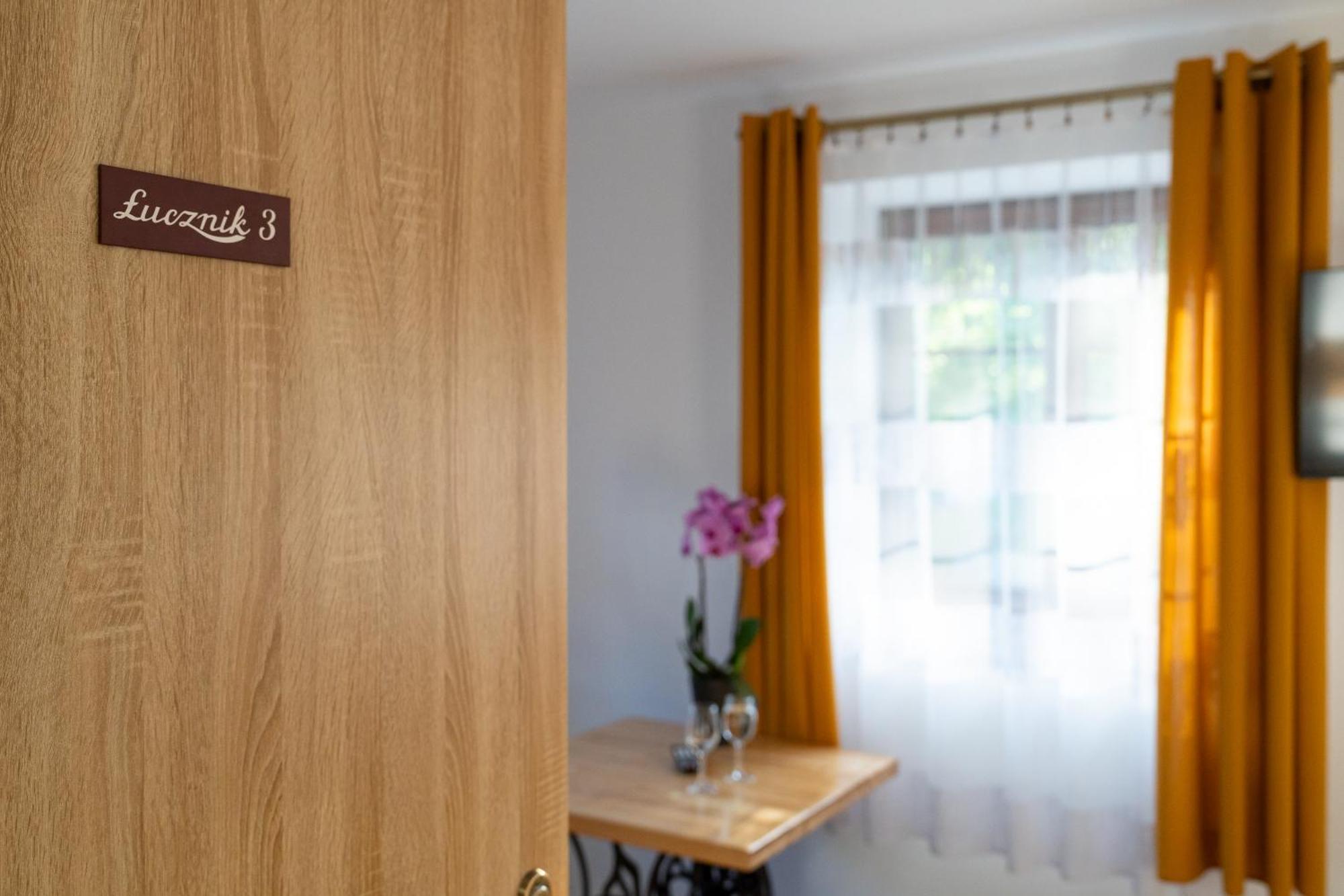Dom Krawca - Pod Chojnikiem Apartment Jelenia Gora Ngoại thất bức ảnh