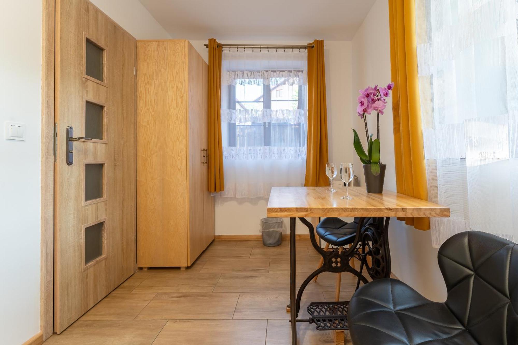 Dom Krawca - Pod Chojnikiem Apartment Jelenia Gora Ngoại thất bức ảnh