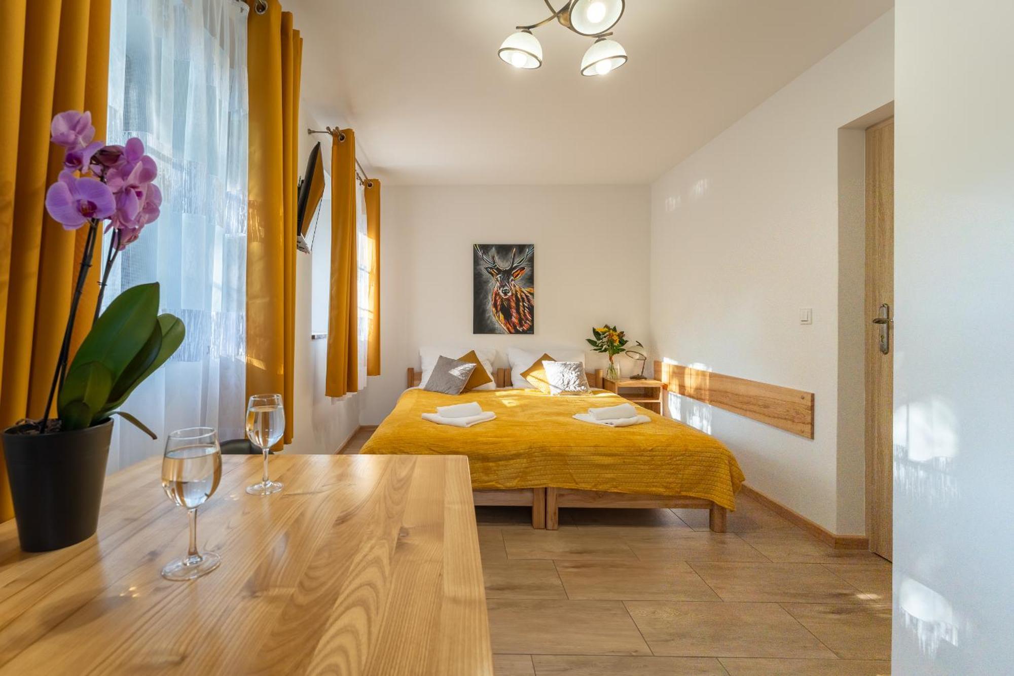 Dom Krawca - Pod Chojnikiem Apartment Jelenia Gora Ngoại thất bức ảnh